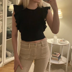 Topp - Volang-topp från Zara. Väldigt bra kvalité. Storlek M💗 Köparen står för frakt!