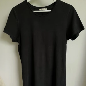 Tshirt - Svart T-shirt 