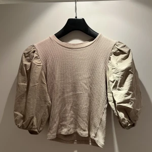Beige topp  - Beige topp 