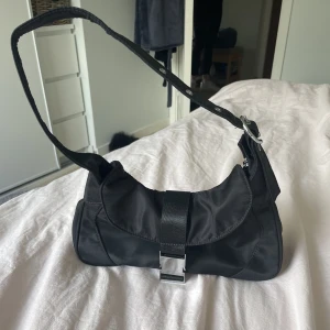 Svart väska - Använd några enstaka gånger. 