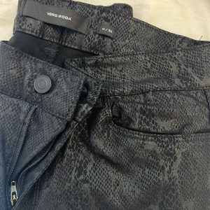 En snygg byxor  - En ny byxor