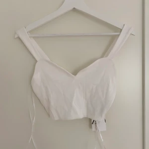 Topp Zara - Helt oanvänd topp från Zara med prislapp kvar 🤍 strl S