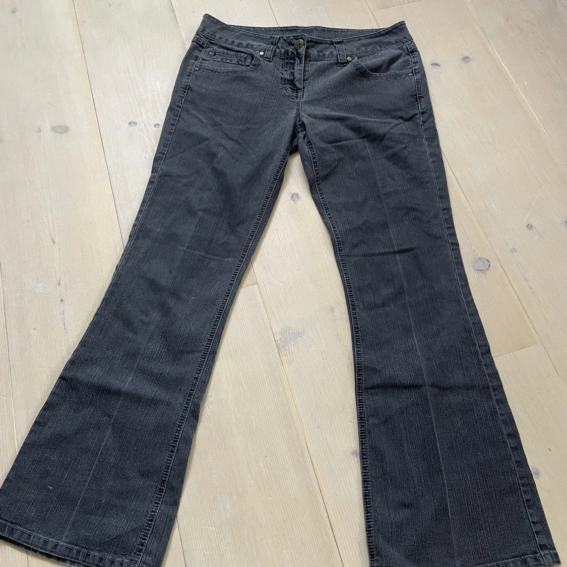 Gråa Lågmidjade bootcut jeans