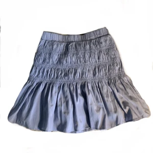 Kjol - Kjol från NA-KD 💕💕 skriv privat för mer info 💕💕 möts upp i Sthlm/ Fraktar 💌