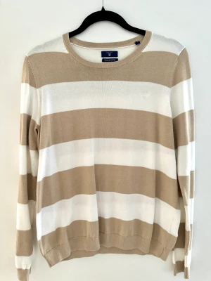 Gant tröja - Gant tröja som endast är använd en gång. Köpt från NK för 1199kr.