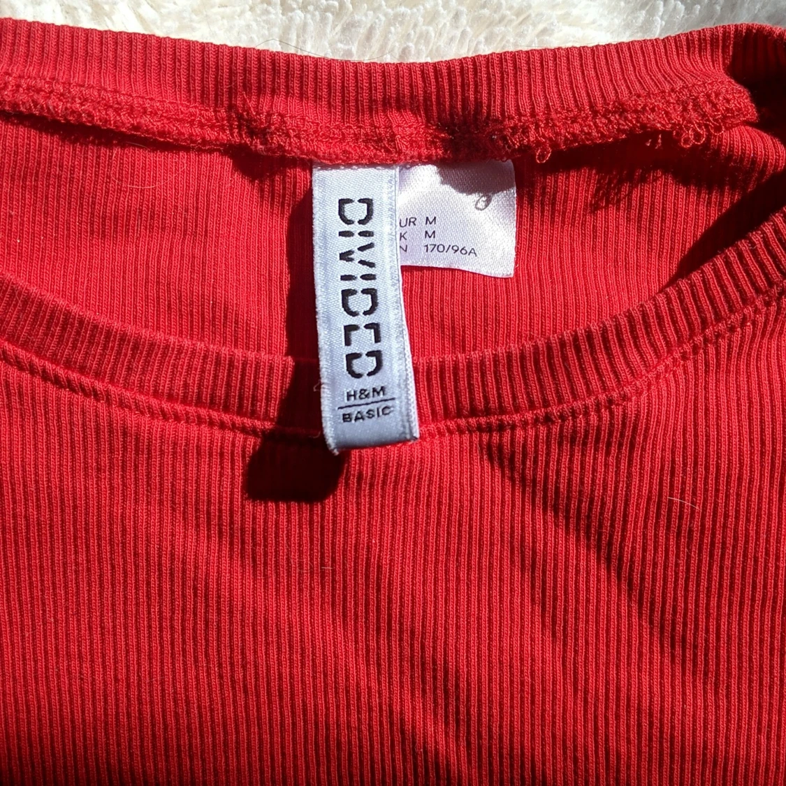 Röd tshirt body  - 90