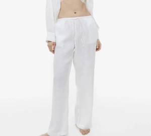 Linnebyxor hm - Säljer dessa linnebyxor från hm för att de blivit lite korta på mig, De passar någon som är runt 155-160💖💖