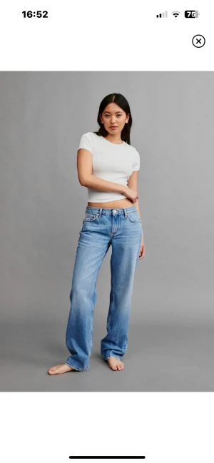 Low waist jeans Gina Tricot - Superfina low waist jeans som Endast använt fåtal gånger, säljer pågrund av att dem blivit för små, storlek 32💗💗💗