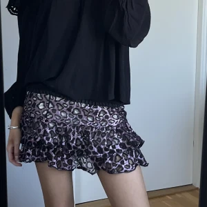 Glittrig kjol - Så sjukt cool glittrig volang kjol