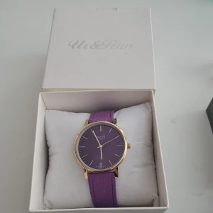 Klocka - Klocka i nyskick från ur och penn 