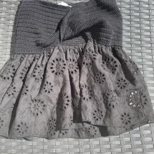 Svart topp - Söt topp från Zara i storlek S!⭐️Använd fåtal gånger. Köparen står för frakten💗🥰🥰