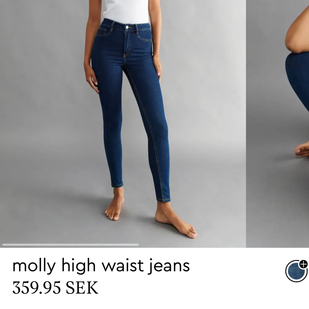 Säljer tre par jeans i storlek M från Ginatricot, ett par svarta, ett par ljusblåa och ett par mörkblåa.  Köp alla 3 för 270 kr eller ett par för 100kr.   Dem mörkblåa är nästintill oanvända och dem svarta och ljusblåa är lite mer använda men i bra skick!. Jeans & Byxor.