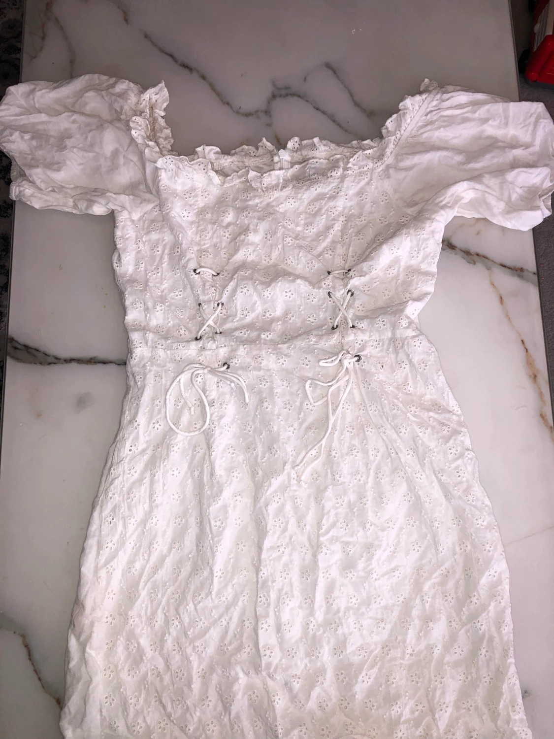 Somrig vit klänning 