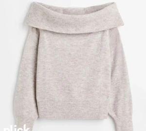 Off should tröja - Knappt använd off shoulder tröja ifrån H&M💖💖