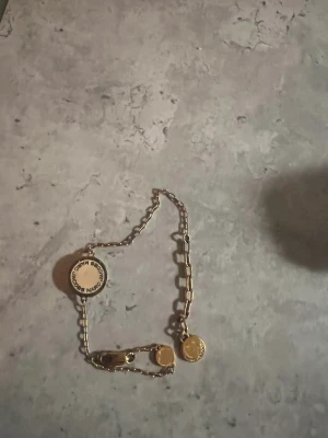 Klockor, armband, lily rose örhängen - Säljer klockor, armbanz, örhängen pga ingen användning. 