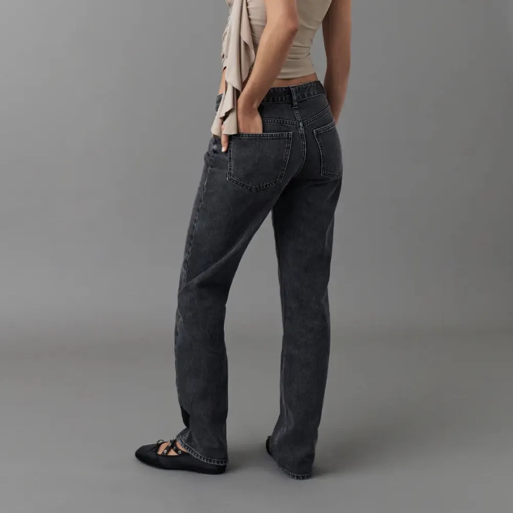Jättefina jeans från Gina Tricot, endast använda en gång, nypris 499!💕(köpare står för frakt). Jeans & Byxor.