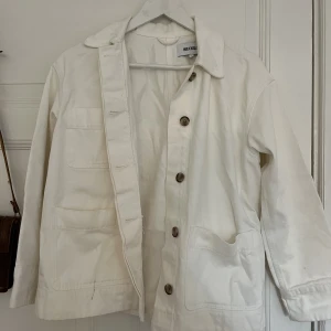 Jacka - Säljer denna superfina weekday jacka! Säljes då den inte längre används 💞 