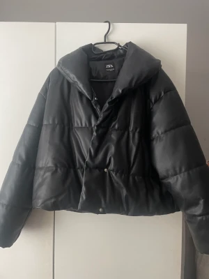 Zara jacka  - Storlek small bra skick hör av er vid frågor  💖i skinn pris går att diskutera 