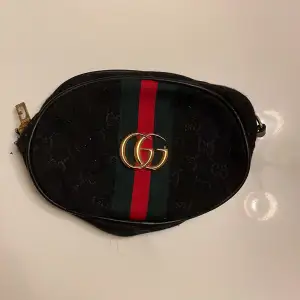 Gucci väska med flera sätt att bära på grund av dens multifunktionella teknik