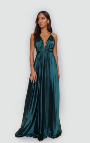 Ivory Field Balklännign Grön  - Säljer min fina balklännign från Ivory Field. Endast använd en kväll. Nypris 2400:-.