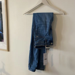 Nya jeans, Molly - Molly high waist jeans, midblue. NYA! 