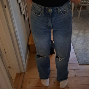 Jeans dam  - Använda ett fåtal gånger, så i stort skett nyskick 