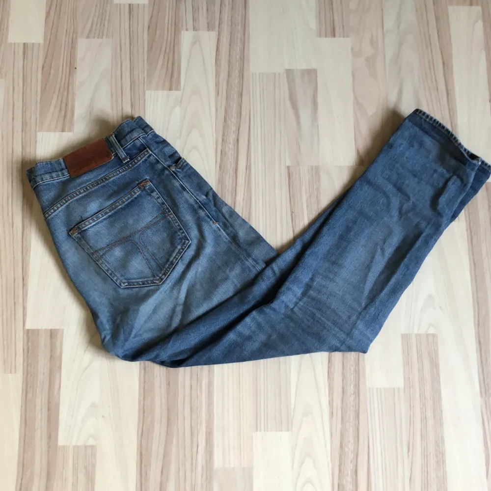 Tja! Säljer as feta Tiger of Sweden jeans. Storlek 30/32. Inga defekter förekommer. Skriv om ni har några frågor eller vill köpa.. Jeans & Byxor.