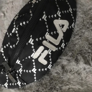 Fila shoulderbag - I fin skick, inga fläckar! Använts några gånger 