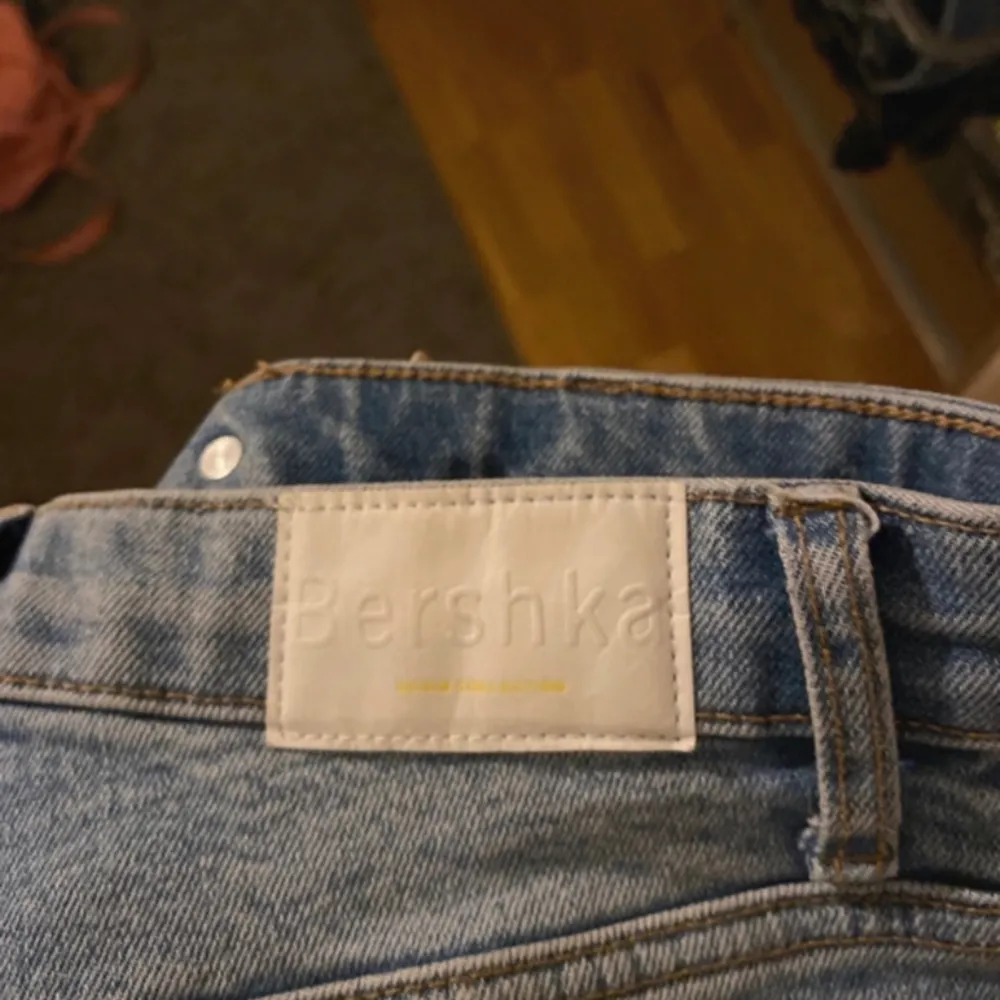 Behrska jeans i mycket bra skick!  Köparen står för frakt . Jeans & Byxor.