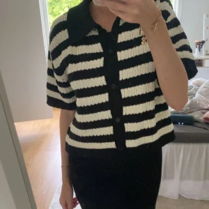 Stickad topp - Stickad topp från NA-KD som har använts fåtal gånger☺️☺️