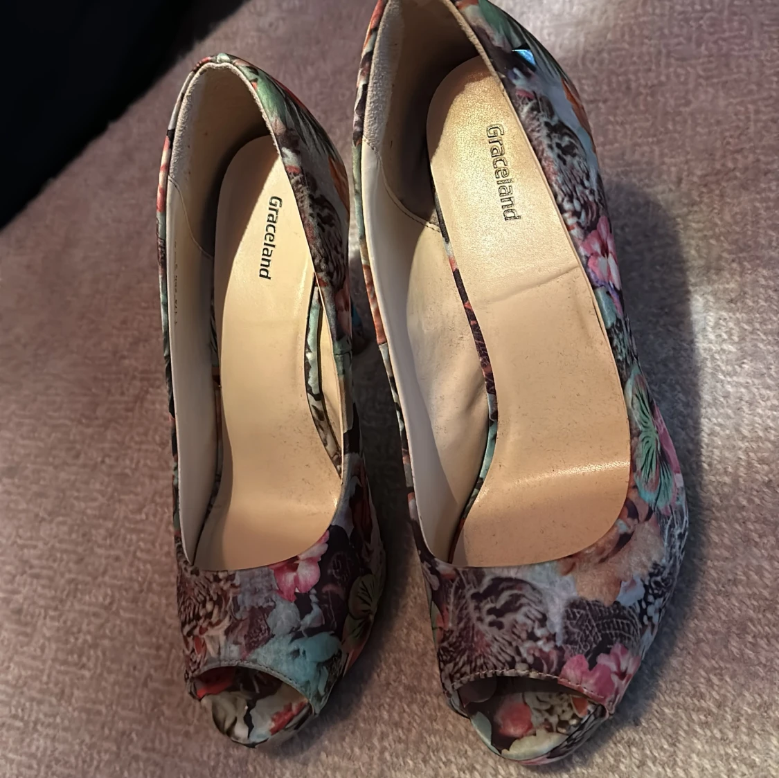 Skor från Deichmann i fint skick stl 39 - 91