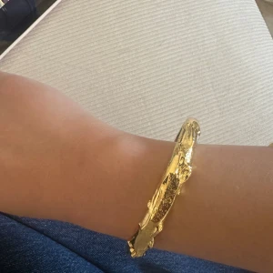 Armband från Muli  - Säljer då det är för stort på mig, helt nytt 