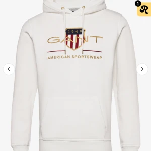 Gant hoodie - Mitt första märkes plagg, dock så har den mest legat. Väldigt bekväm med bra kvalite.