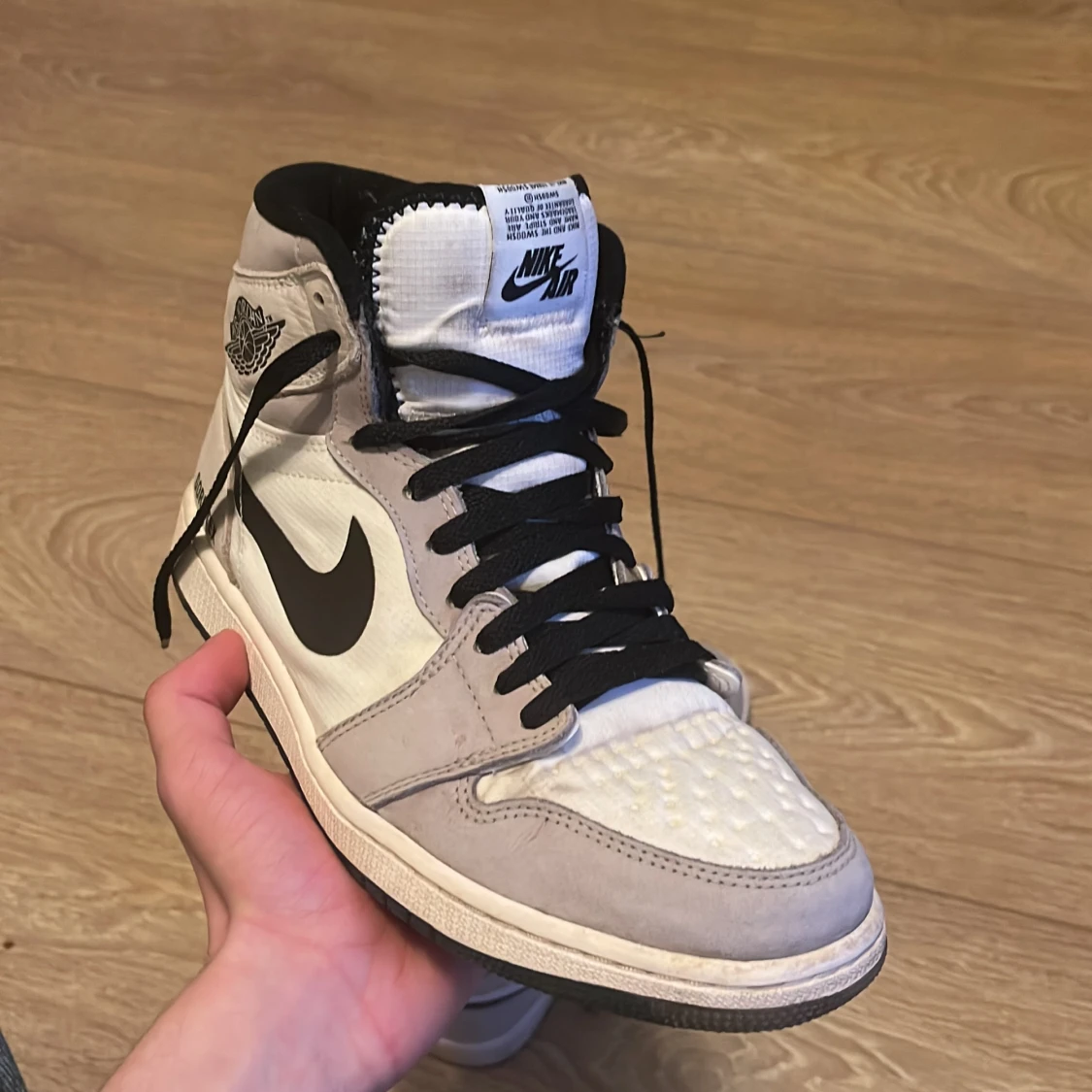 Jordan 1 Gore-Tex “bone” - 92