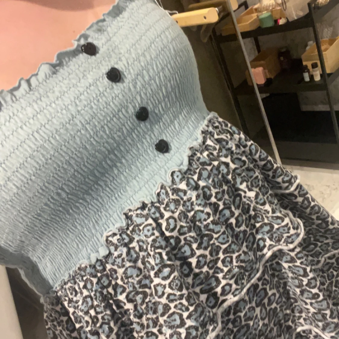 blå leopard topp  - 90