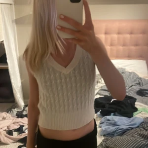 Väst - (Väst) från bik bok köpt för typ 200 använd 2 gånger köpte för cirka 200 kr❤️