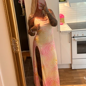 Klänning från Nakd - Klänning från Nakd, strl S, aldrig använd💕✨