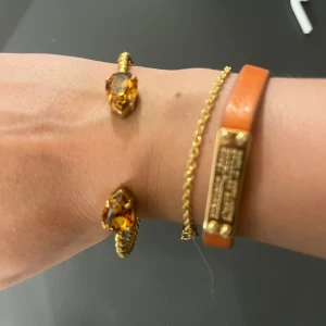 Caroline Svedbom armband - Så najs armband från Caroline svedbom, i superbra skick. Kom privat om du är intresserad av fler bilder🧡🧡