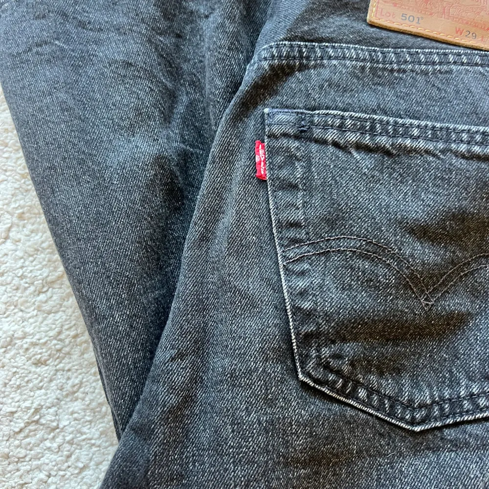 Levis jeans i modellen 501, aldrig använda. Jeans & Byxor.