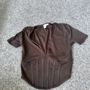 Svart top - Svart top oanvänd! 