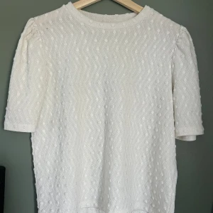 Söt topp - Supersöt topp i storlek s💗 säljs då den inte används längre💞 Skriv för mer information!💗