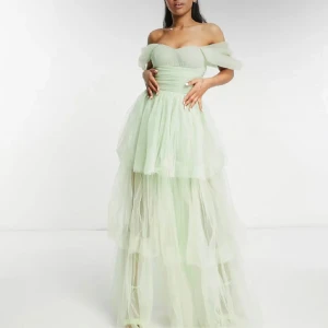 Balklänning  - Så snygg balklänning med tyll 