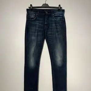Tja, vi säljer ett par riktigt feta jeans från nudie, modellen är Grim Tim och är i storleken W 32 och L 34 (9/10 skick