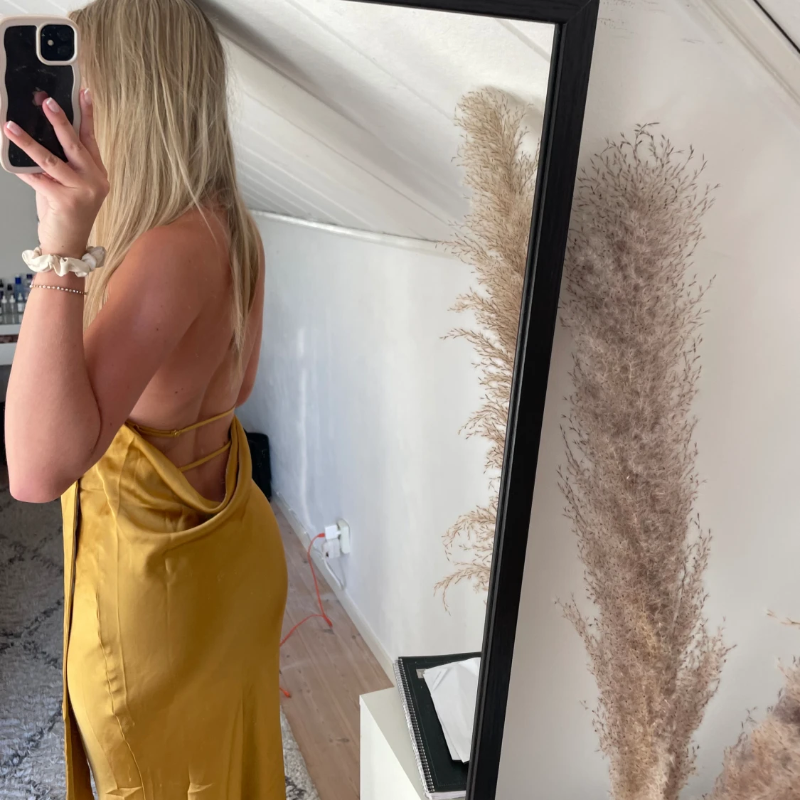 Gul balklänning  - 92