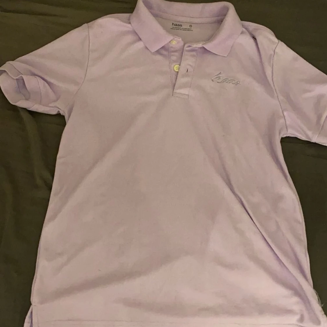 Formell lila polo tröja