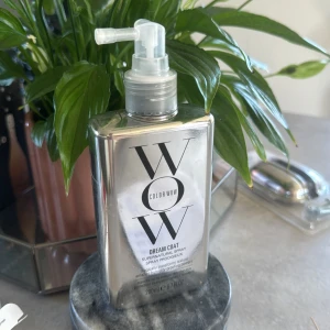 Color wow dreamcoat - Säljer denna color wow då den inte kommer till använding, Använd fåtal gånger så är nästan full.