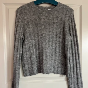 Stickad tröja - Använd men i fortsatt bra skick