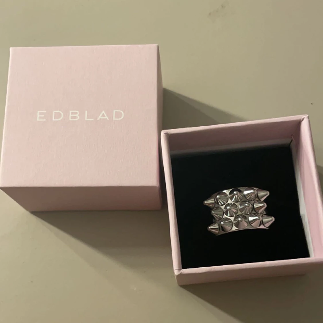 Edblad ring