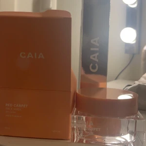 Caia ansiktsmask  - Oöppnad, du får med borste + masken. Värde 520kr. 