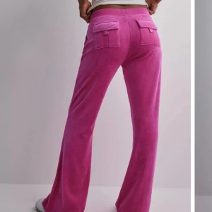 Juicy couture - Helt nytt juicy sett storlek XS på båda Prislapp på!  Köptes från Nelly för 2698 kr